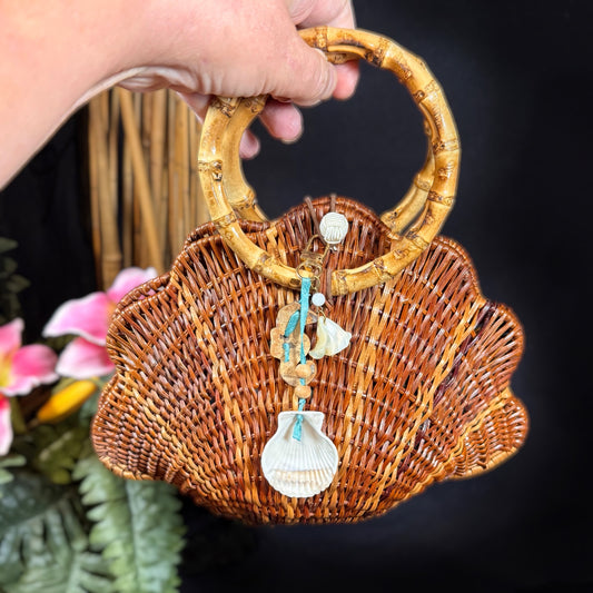WICKER SHELL PURSE