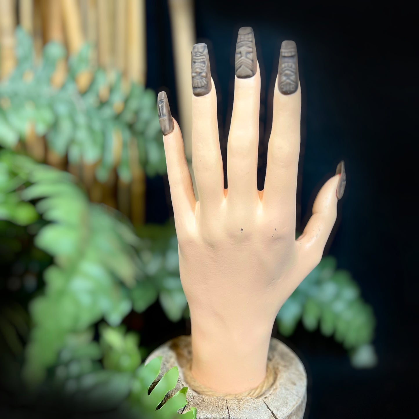 PRESS ON TIKI TOTEM NAILS