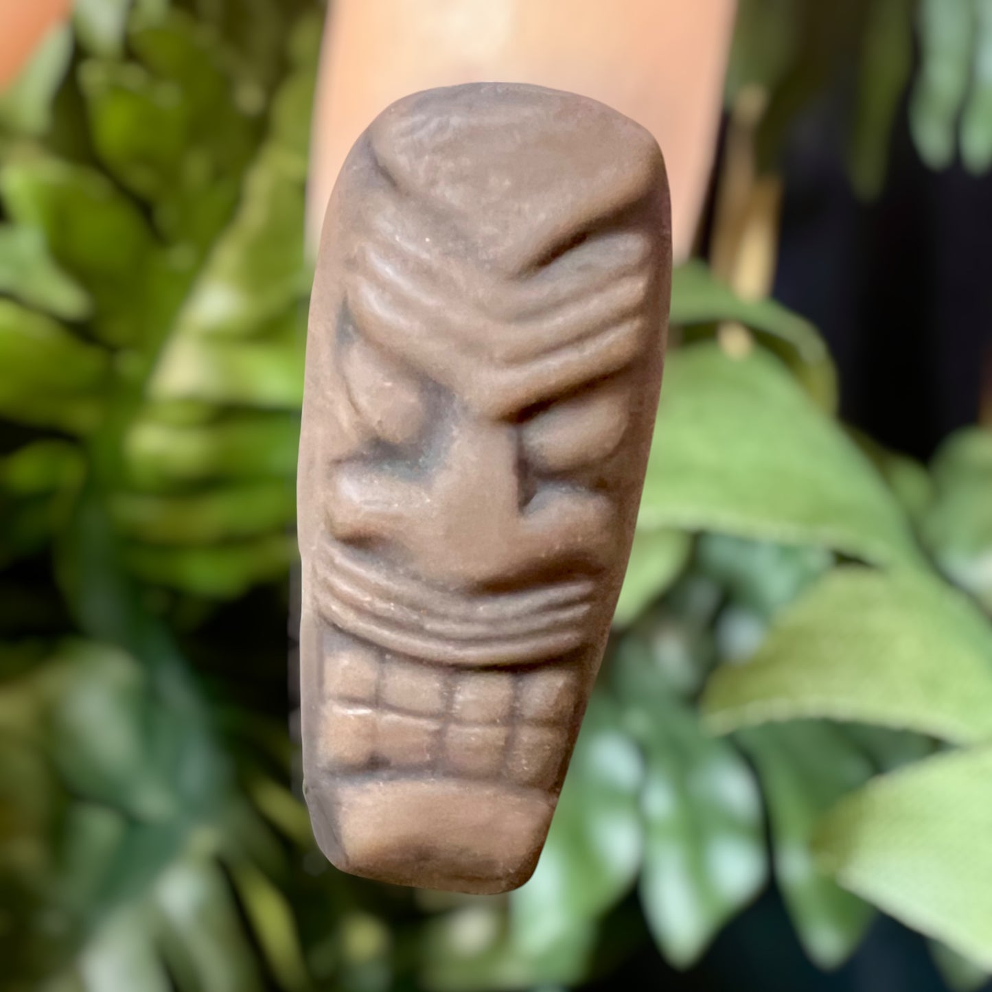 PRESS ON TIKI TOTEM NAILS