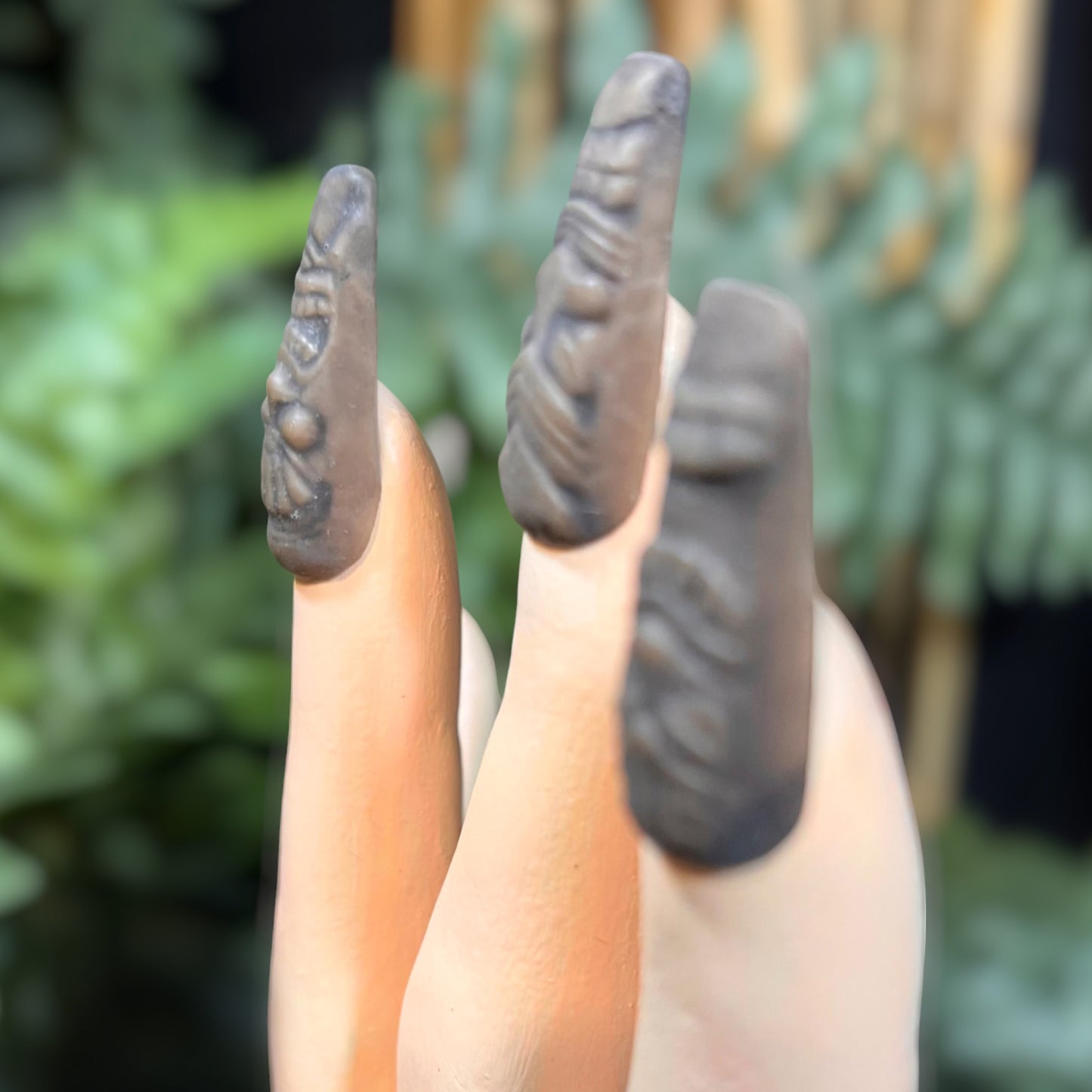 PRESS ON TIKI TOTEM NAILS