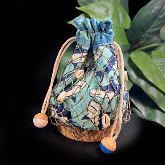 SWIMMING WITH SHARKS WRISTLET