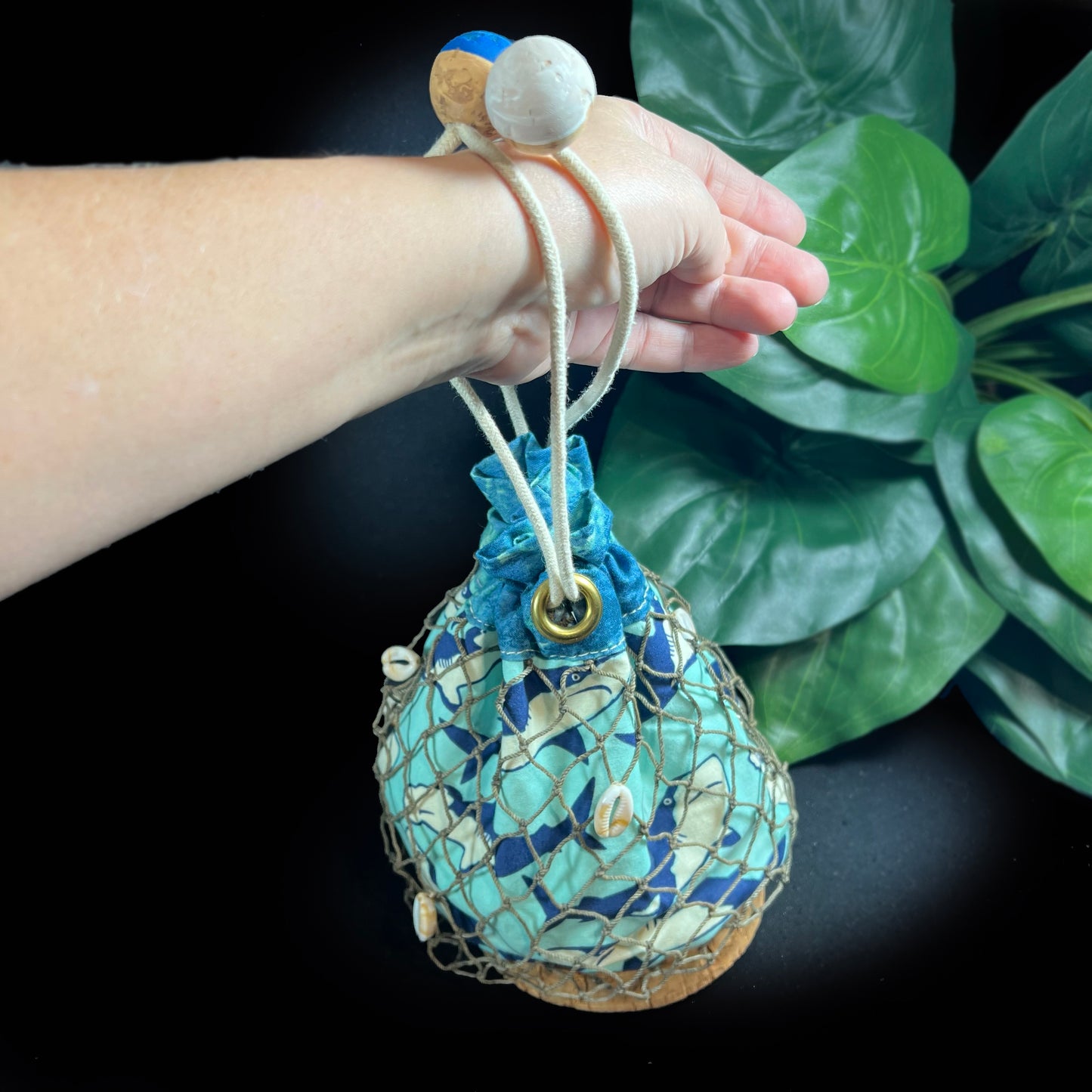 SWIMMING WITH SHARKS WRISTLET