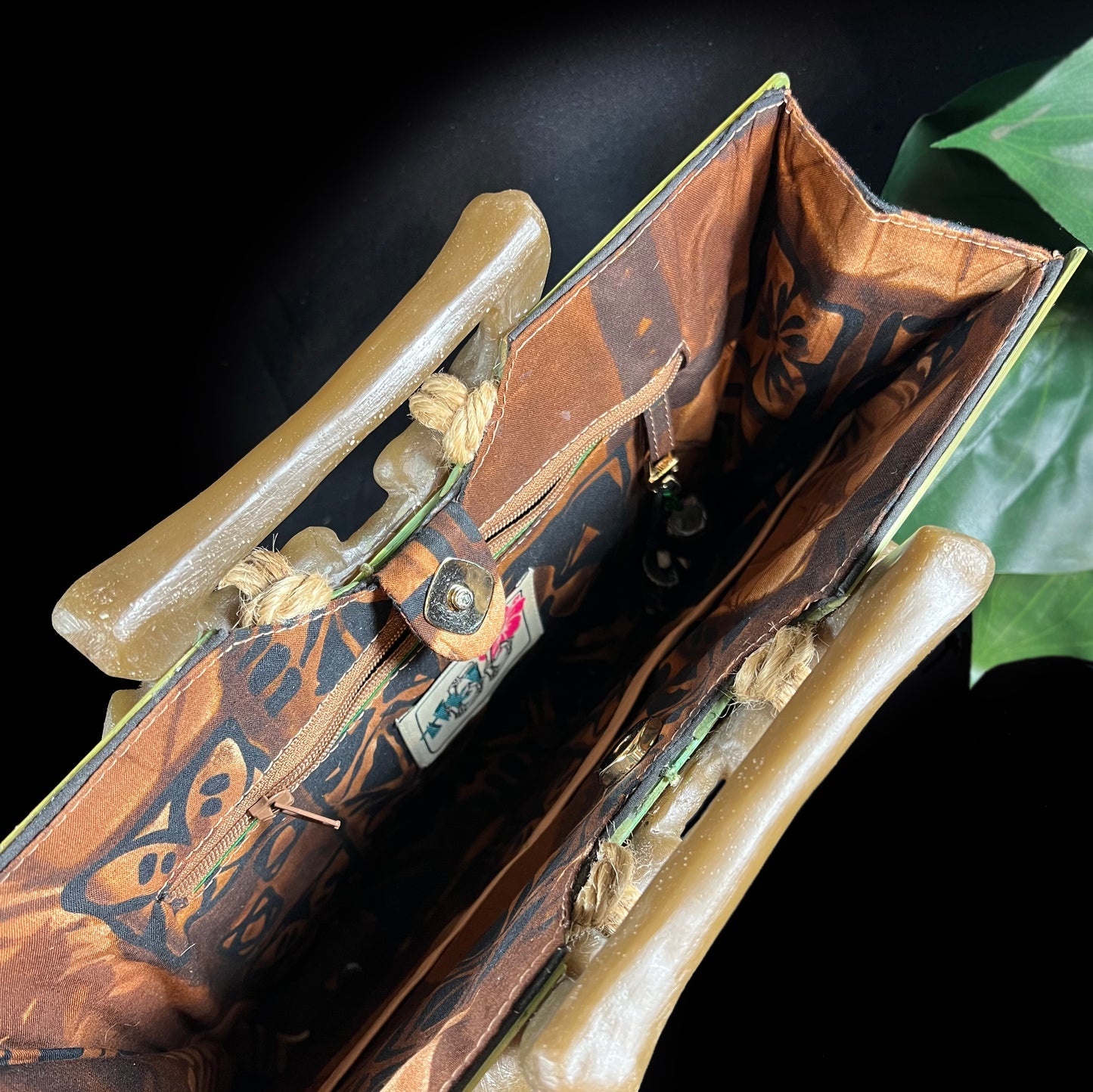 TIKI TOTEM SWAGGER