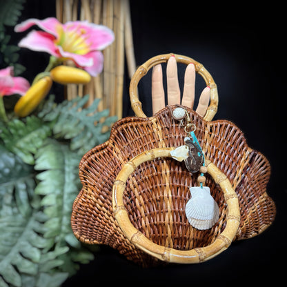 WICKER SHELL PURSE