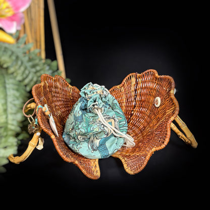 WICKER SHELL PURSE