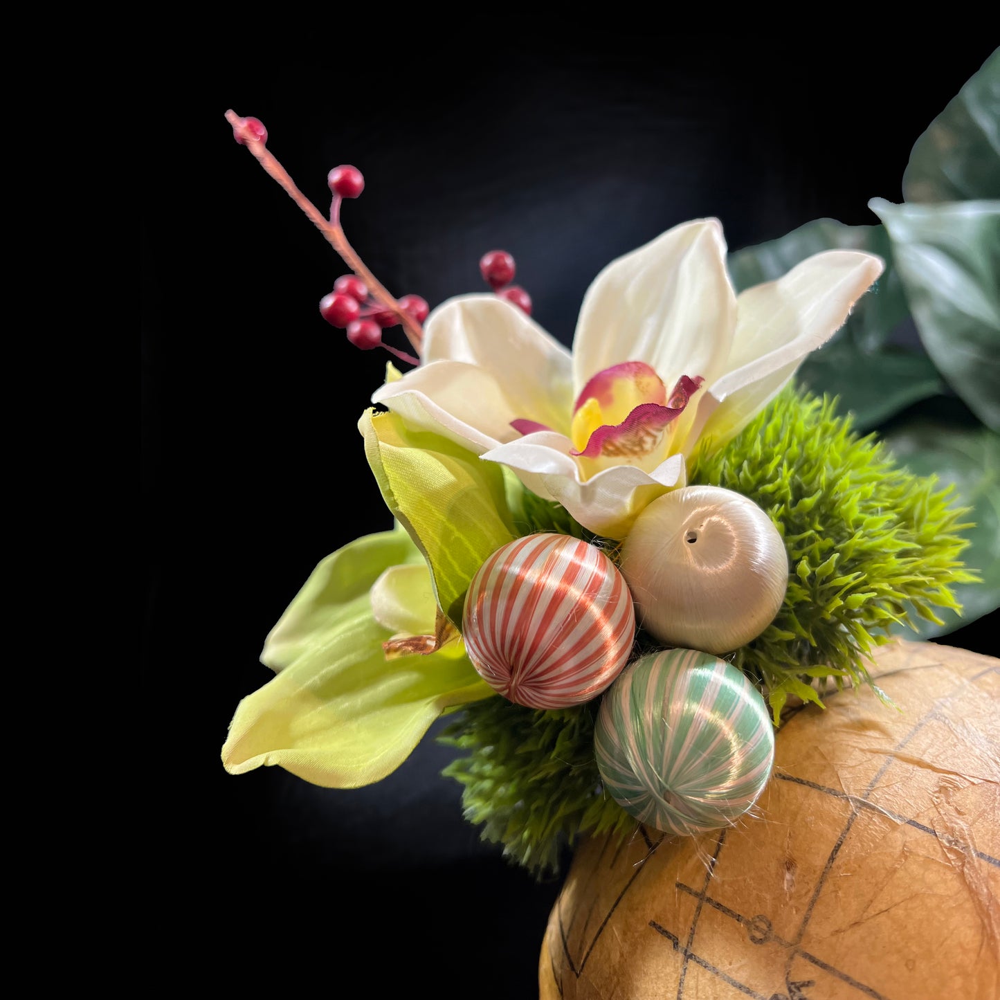 BAUBLES ON MOSS -TIKI CHRISTMAS FASCINATOR