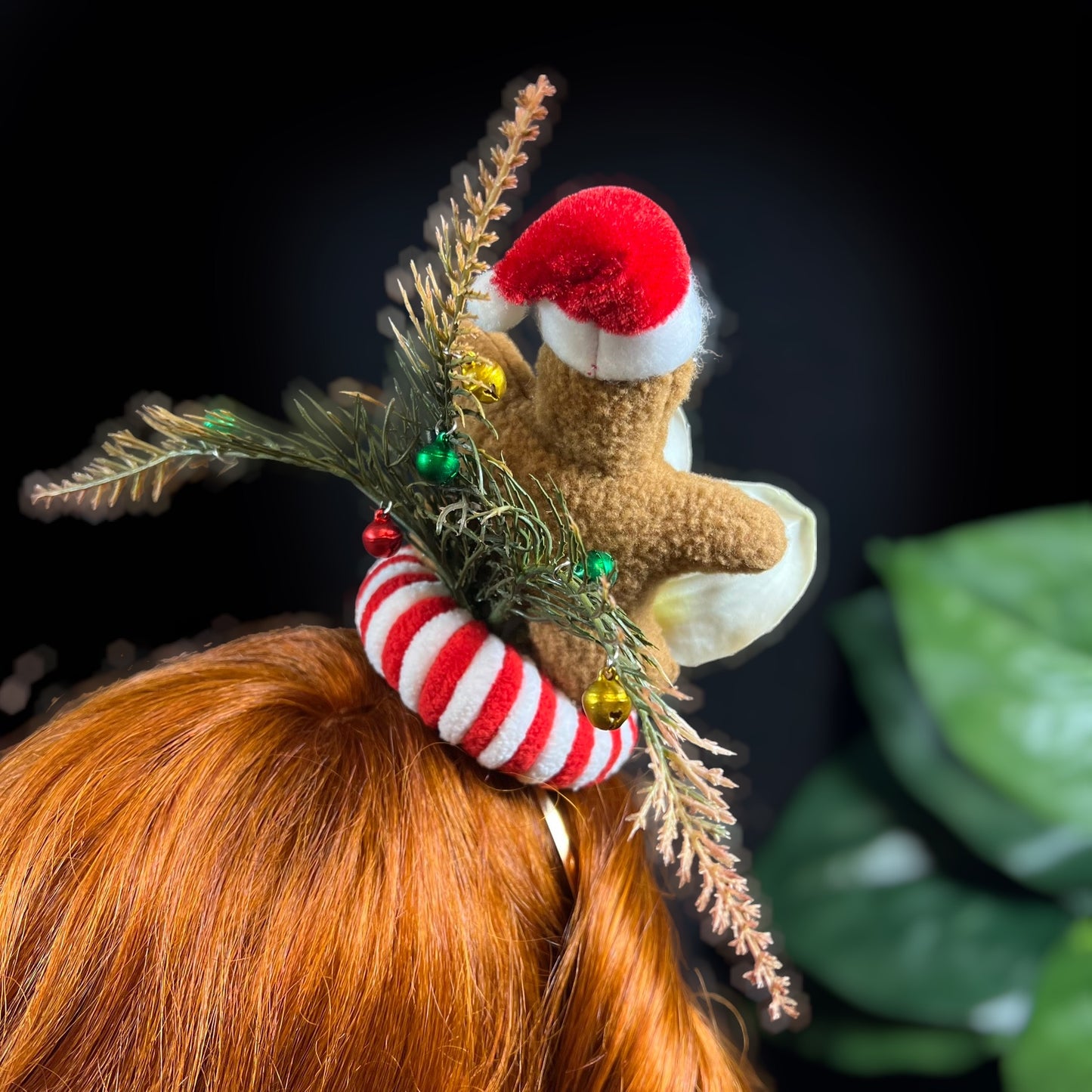 GINGERBREAD MAN TIKI FASCINATOR